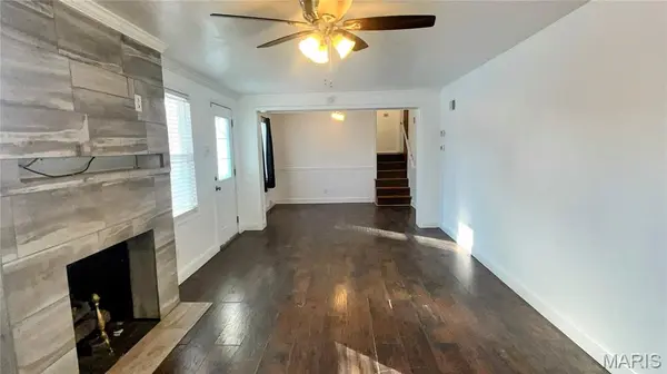 1587 Farmview AVE, St Louis, MO 63138