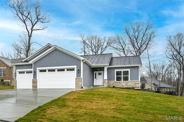 10489 Walnut LN, Foristell, MO 63348