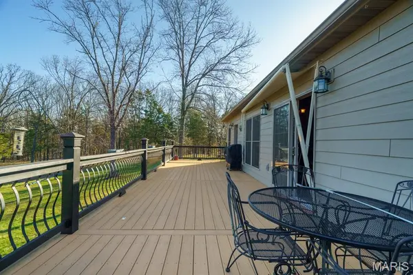 19855 19 HWY, Steelville, MO 65565