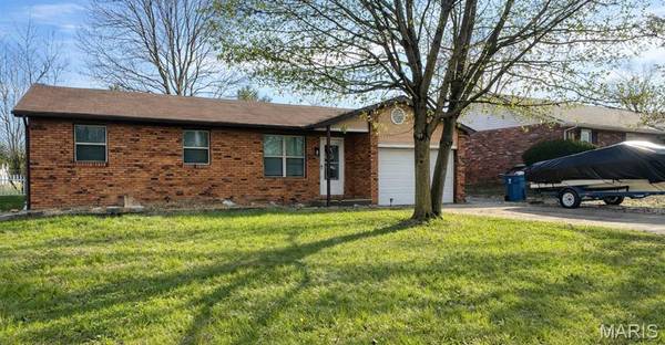 753 Boulevard De Cannes, Edwardsville, IL 62025