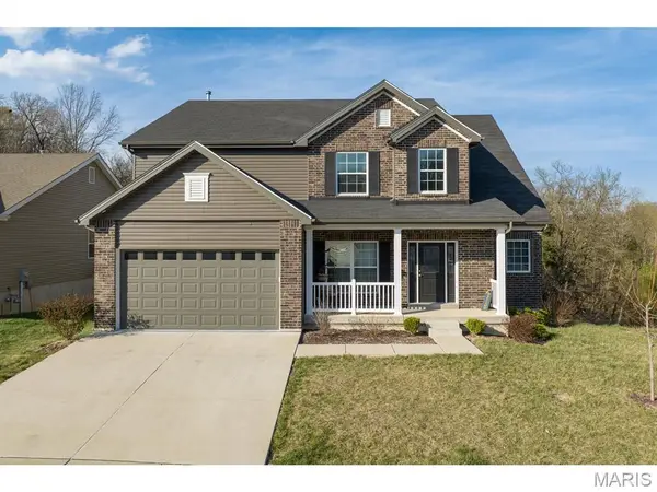5013 Corisande Woods DR, Fenton, MO 63026