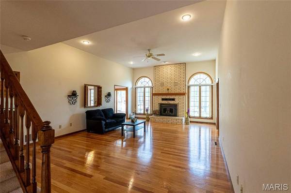 900 Country Lane, Rolla, MO 65401