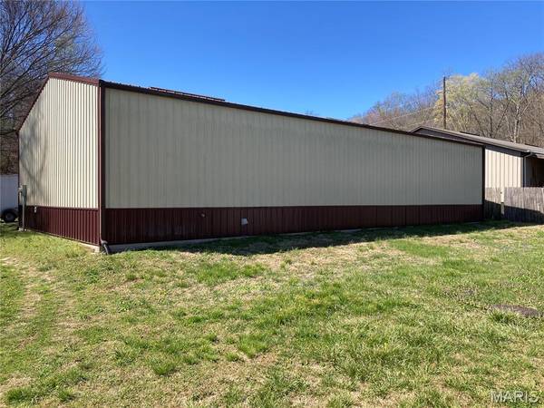 1070 W Cape Rock DR, Cape Girardeau, MO 63701
