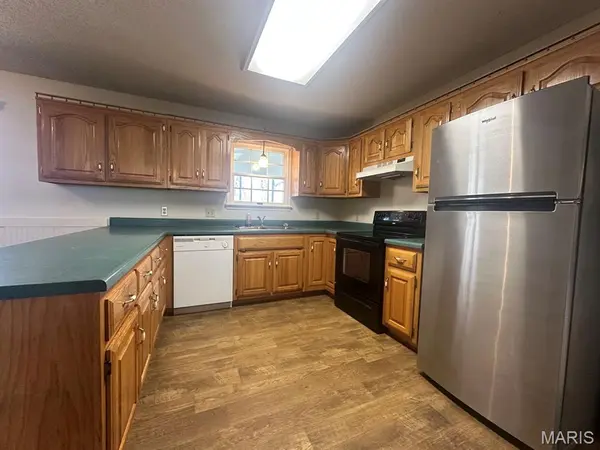 17173 E Cedar Hills DR, Dexter, MO 63841