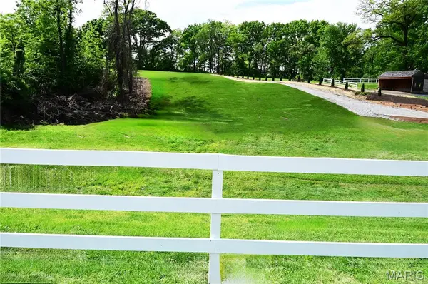 63 S Woods Mill RD, Chesterfield, MO 63017