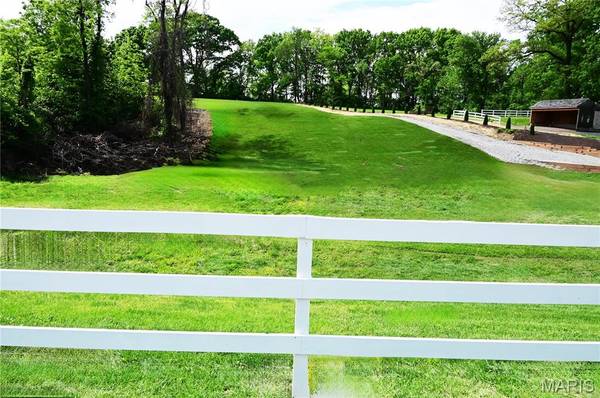 63 S Woods Mill RD, Chesterfield, MO 63017