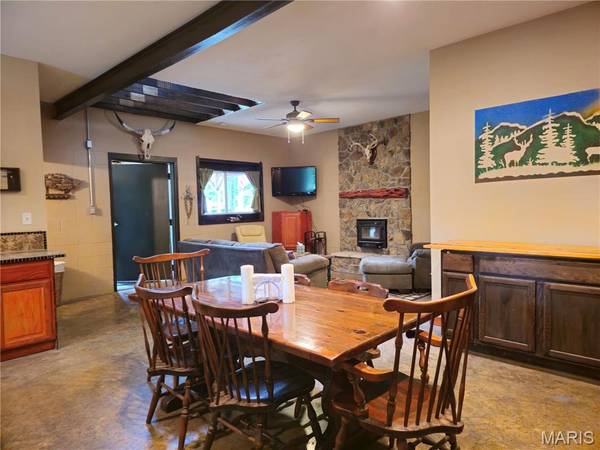 6908 Coon Club Rd, Versailles, MO 65084