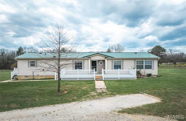 552 Lick Creek RD, Leasburg, MO 65535