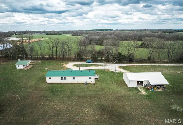 552 Lick Creek RD, Leasburg, MO 65535