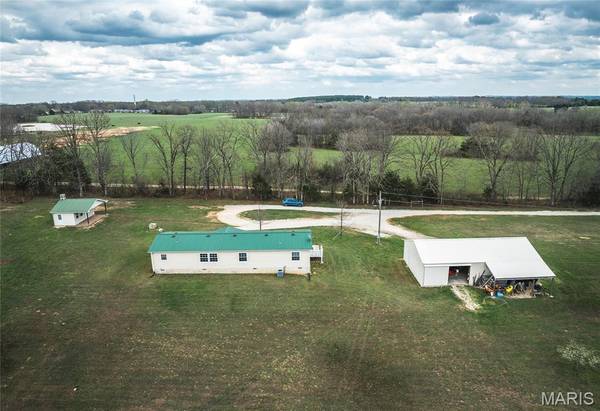 552 Lick Creek RD, Leasburg, MO 65535
