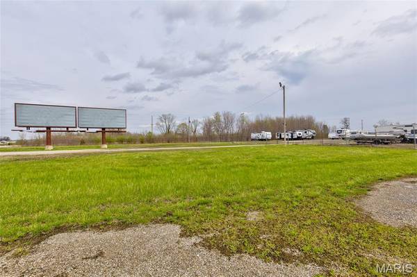 6901 Godfrey RD, Godfrey, IL 62035