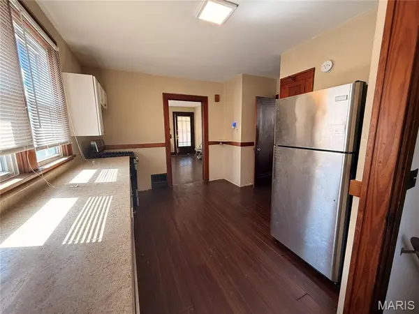 8312 Carl AVE, Jennings, MO 63136