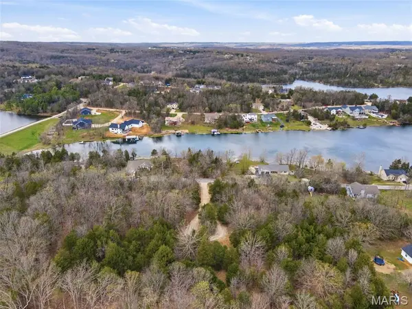 109 Lakeshore DR, De Soto, MO 63020