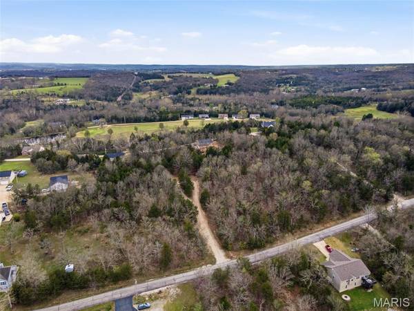 109 Lakeshore DR, De Soto, MO 63020