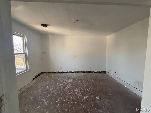 602 Wood River AVE, Wood River, IL 62095