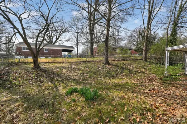 1722 Bradshaw DR, St Louis, MO 63136