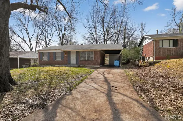 1722 Bradshaw DR, St Louis, MO 63136
