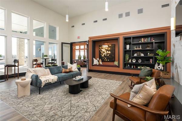 1000 Centennial Club Dr, Lake St Louis, MO 63367
