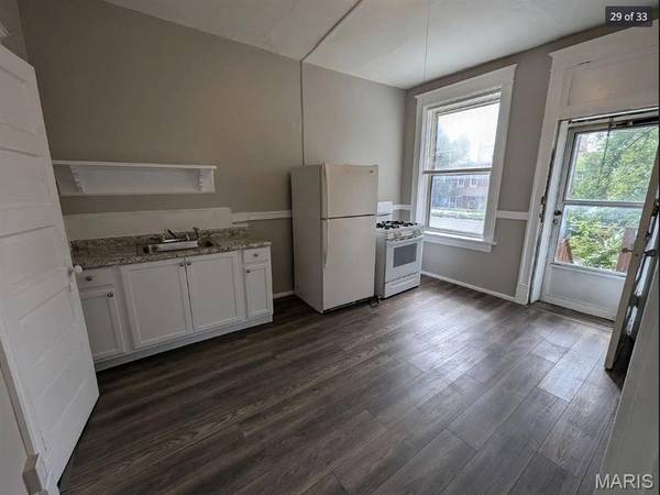 3648 Shenandoah AVE, St Louis, MO 63110