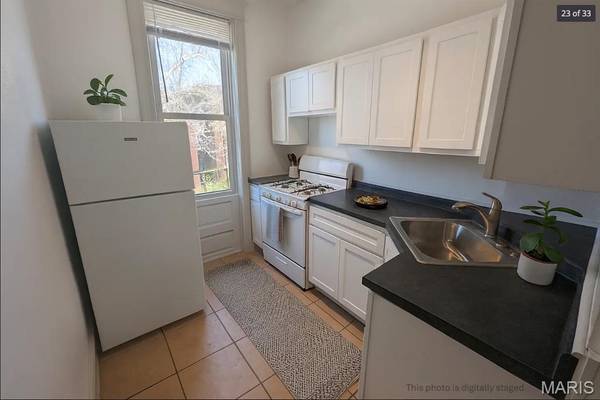 3648 Shenandoah AVE, St Louis, MO 63110
