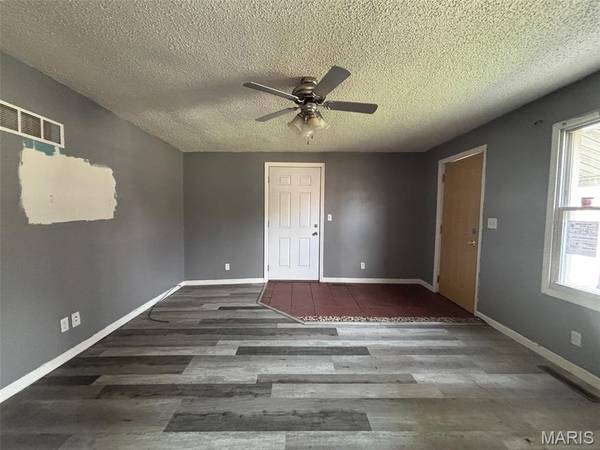 7919 N Illinois ST, Caseyville, IL 62232