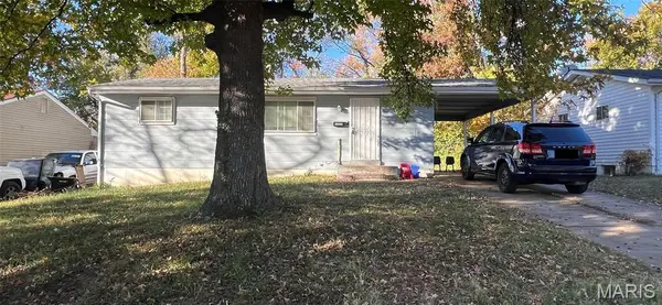 9029 Cranberry LN, Normandy, MO 63121