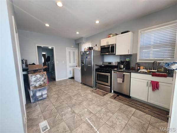 607 Beacon ST, Alton, IL 62002