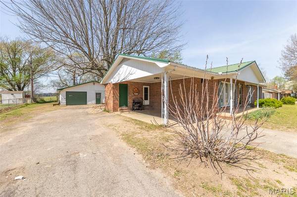 39813 W Dorothy DR, Malden, MO 63863