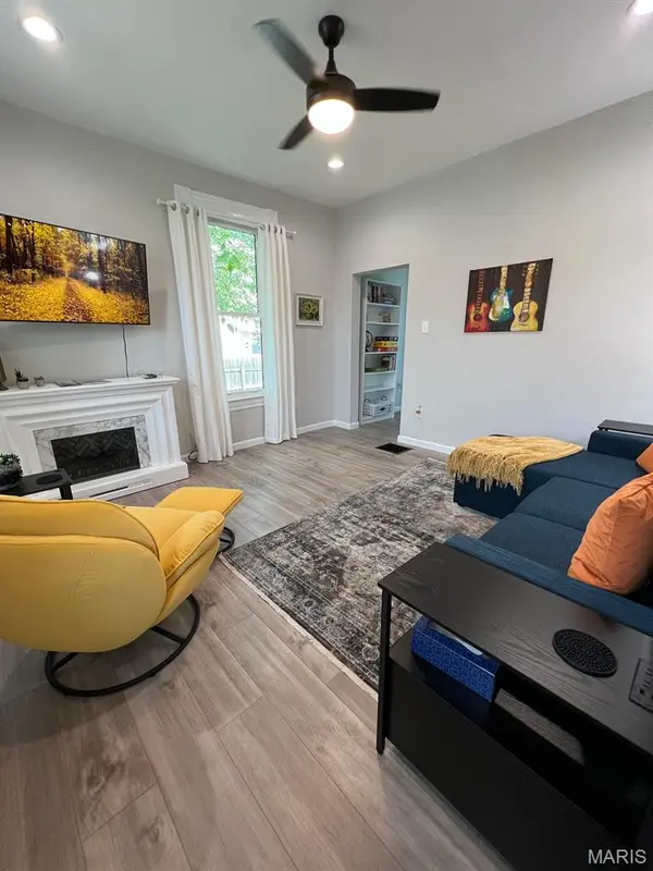 5366 Southwest AVE, St Louis, MO 63139