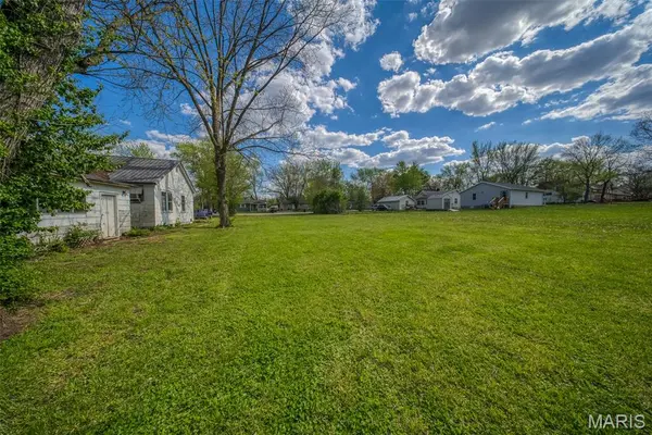 315 E Eldon ST, St James, MO 65559