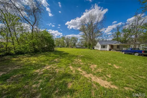315 E Eldon ST, St James, MO 65559