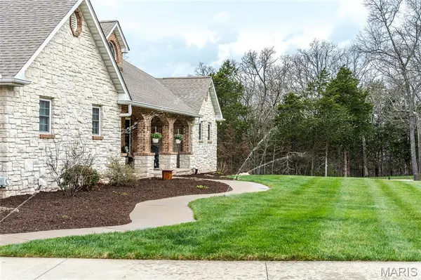 130 Valley Oaks LN, Union, MO 63084