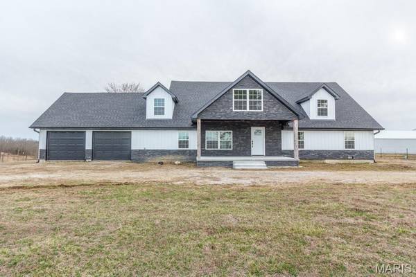 24110 EVANSTON RD, Lebanon, MO 65536