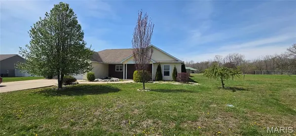 11213 Maggie DR, Marion, IL 62959