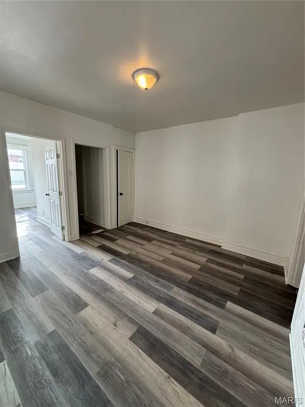 6037 W Florissant AVE, St Louis, MO 63136