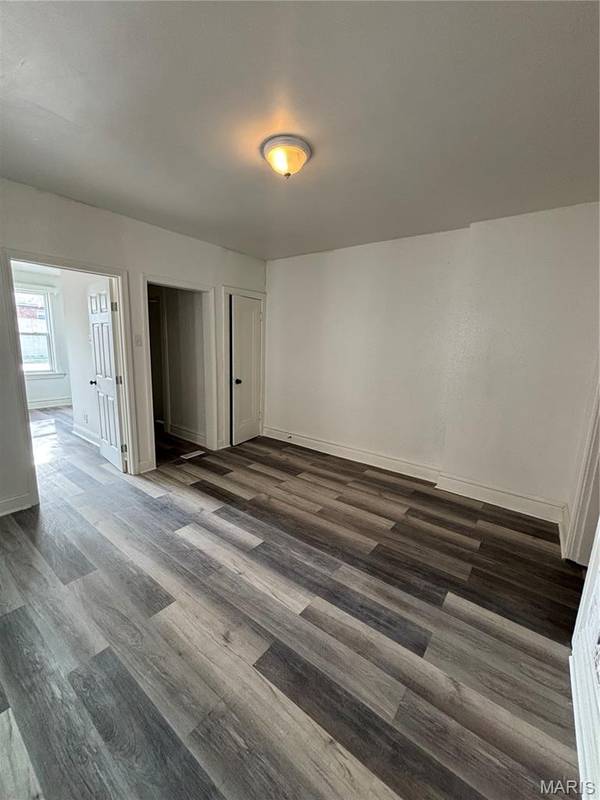 6037 W Florissant AVE, St Louis, MO 63136