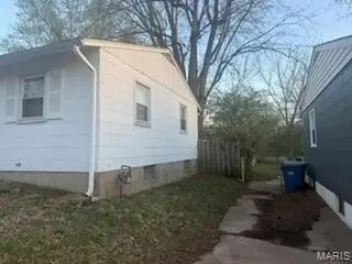 1144 June AVE, St Louis, MO 63138