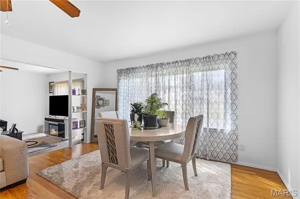 704 Village Square DR, Hazelwood, MO 63042