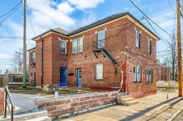 1210 S Newstead AVE, St Louis, MO 63110