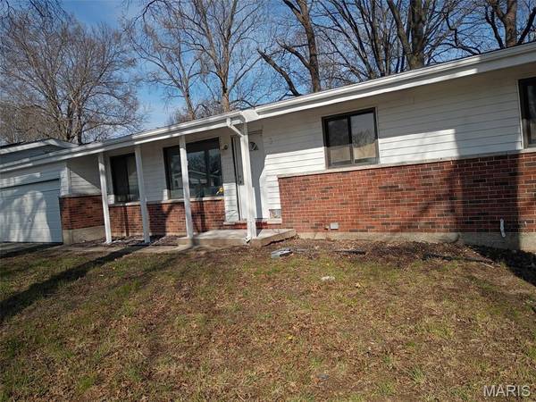 10804 Linnell DR, St Louis, MO 63136