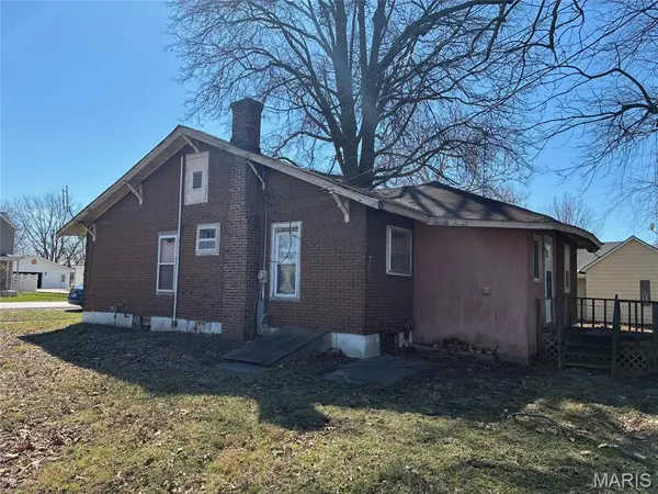 333 N Dye ST, Virden, IL 62690