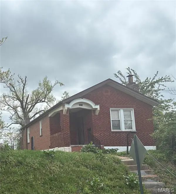 4470 Bessie AVE, St Louis, MO 63115