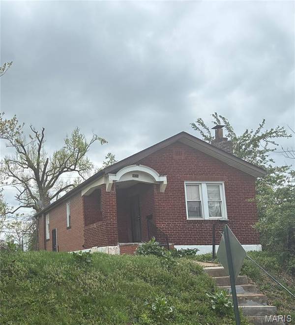 4470 Bessie AVE, St Louis, MO 63115