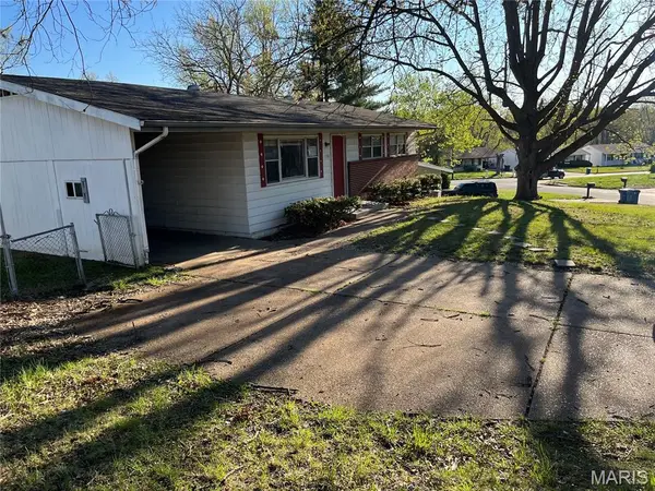 1765 Cargill DR, St Louis, MO 63136