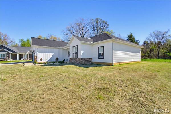 194 Duranda DR, Poplar Bluff, MO 63901