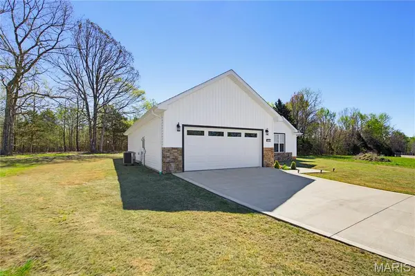 194 Duranda DR, Poplar Bluff, MO 63901