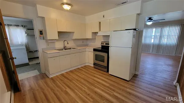 4204 Beauty LN, St Louis, MO 63134