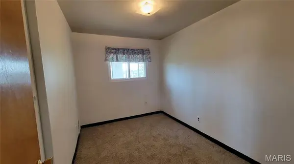 4204 Beauty LN, St Louis, MO 63134