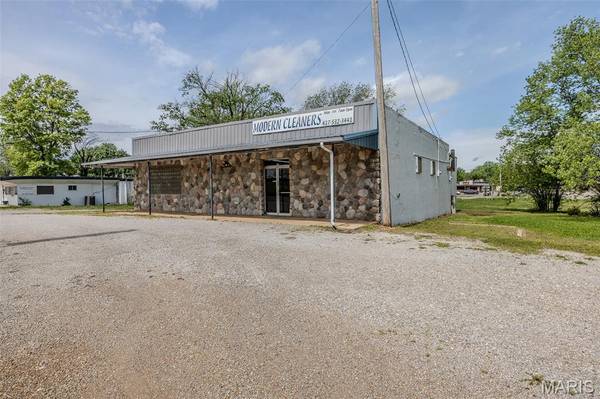 269 E 6th ST, Lebanon, MO 65536