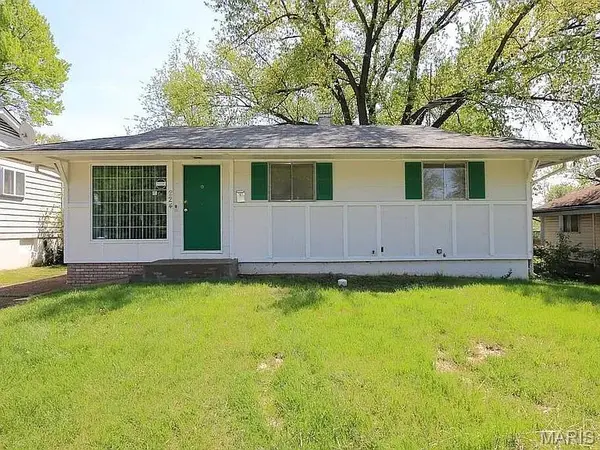 224 Roderick DR, St Louis, MO 63137